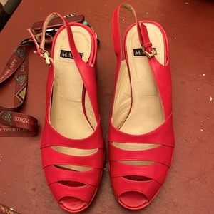 Size 38 Racing Red Wedges!